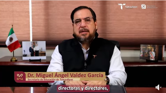 Con vocación, entrega y un profundo sentido humanista de los maestros.