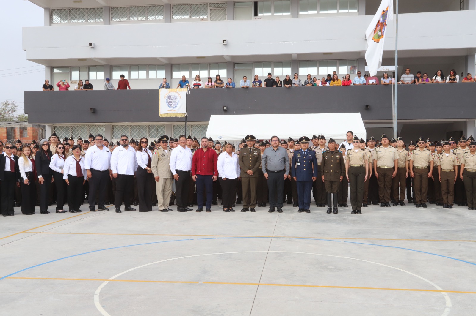 Se llevó a cabo la Ceremonia de Jura de Bandera de Docentes y Alumnos de Nuevo Ingreso y Ascensos de Alumnos en el Bachillerato Militarizado de Reynosa.
