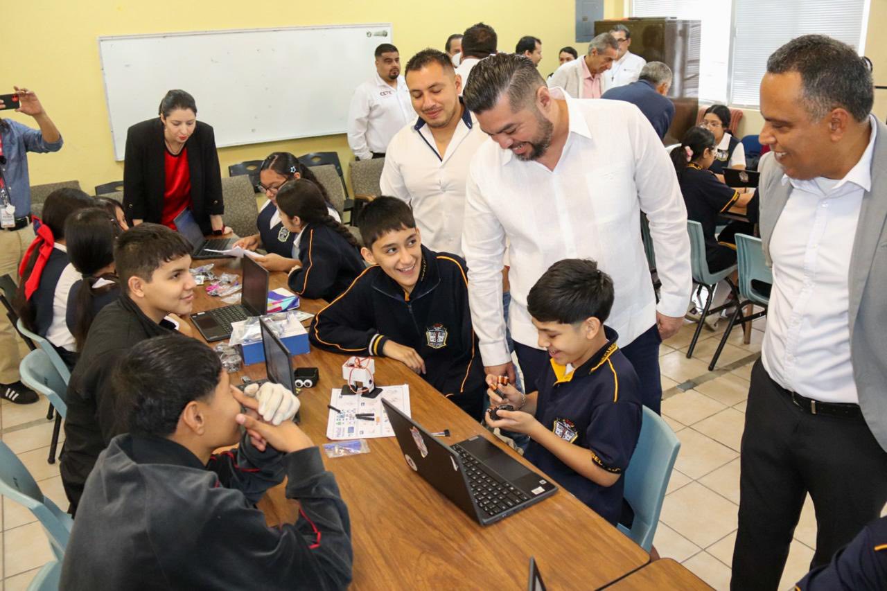 En la Frontera crece el interés entre el alumnado por el programa CETEtronics.