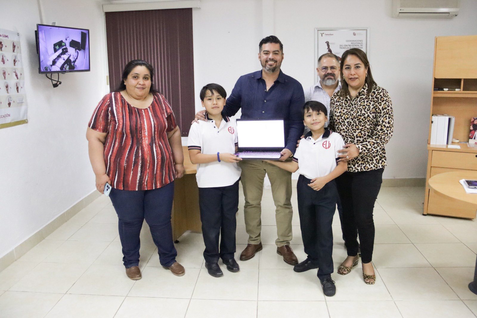 Alumnos de la Escuela Primaria Leona Vicario realizan visita de cortesía al CETE previo a su participación en Expociencias Tamaulipas 2026.