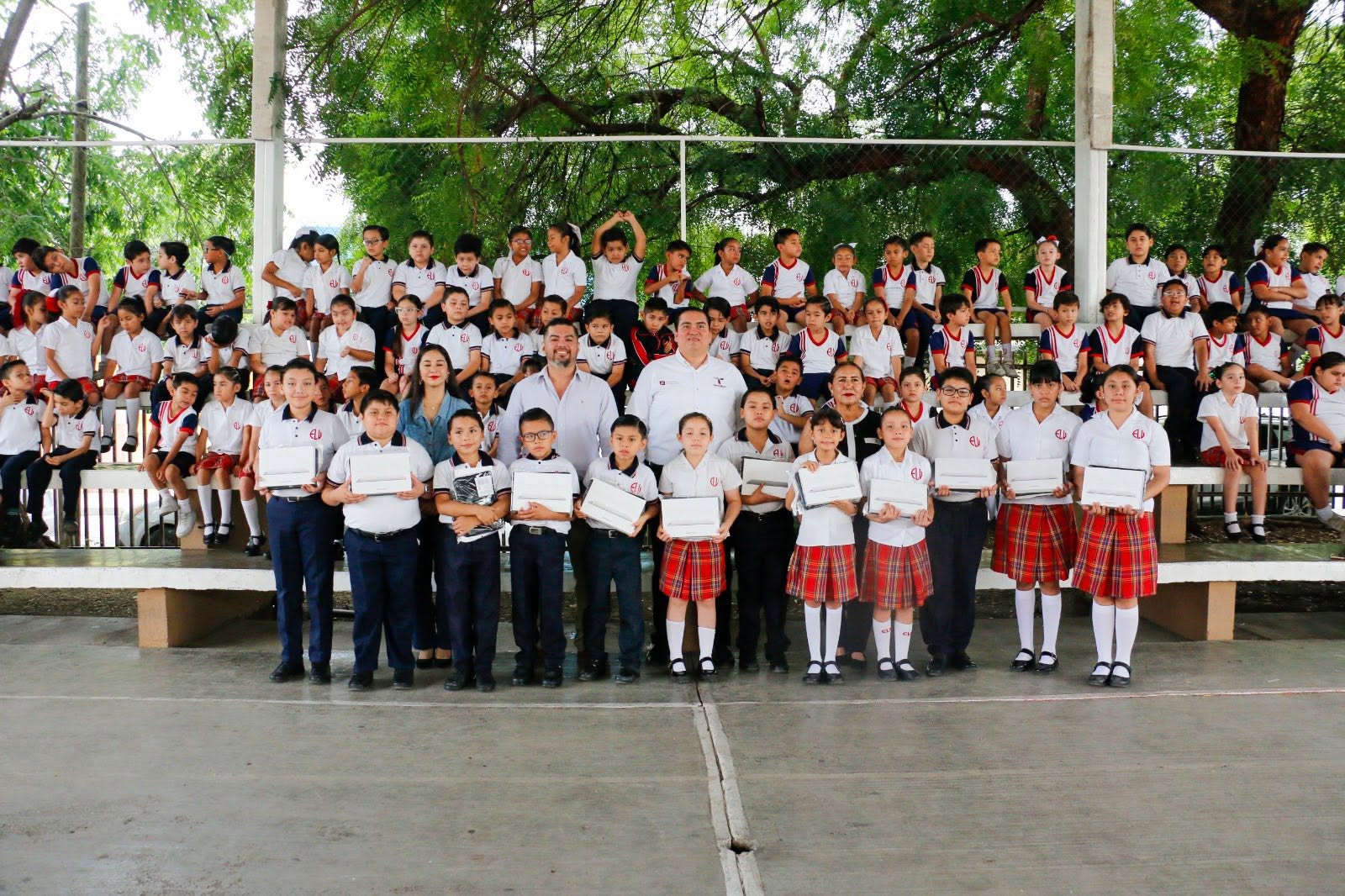 Reconocen a estudiantes destacados por su triunfo en Expociencias Tamaulipas.